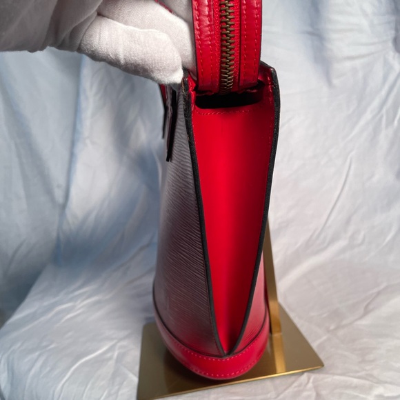 Authenticated Louis Vuitton St Jacques Red Epi PM Shoulder - Picture 6 of 14
